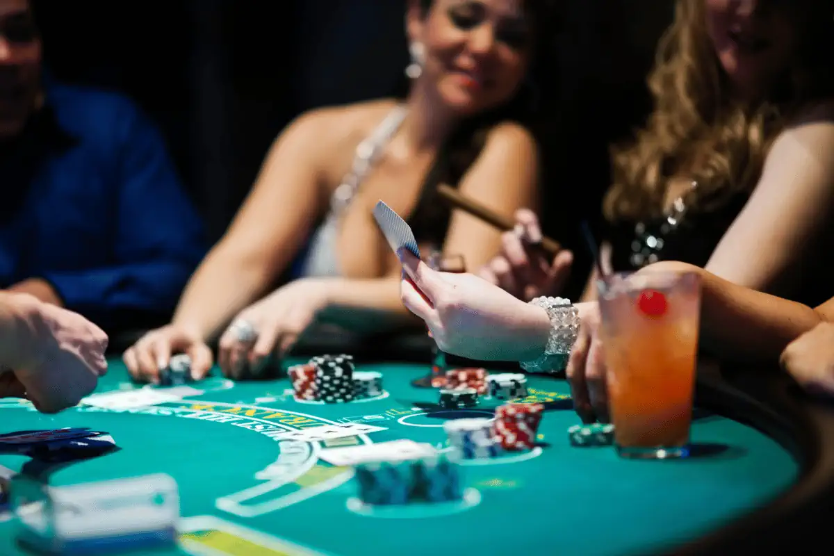 Joueurs à la table de BlackJack